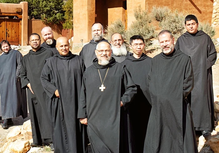 Почему католическим священникам запрещено жениться, а православным нет?