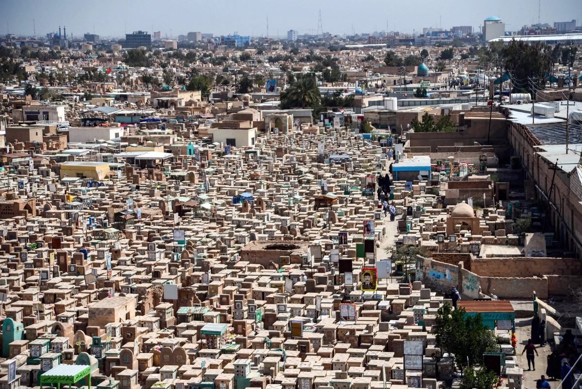 Самое большое кладбище в мире, где захоронено более 6 миллионов тел