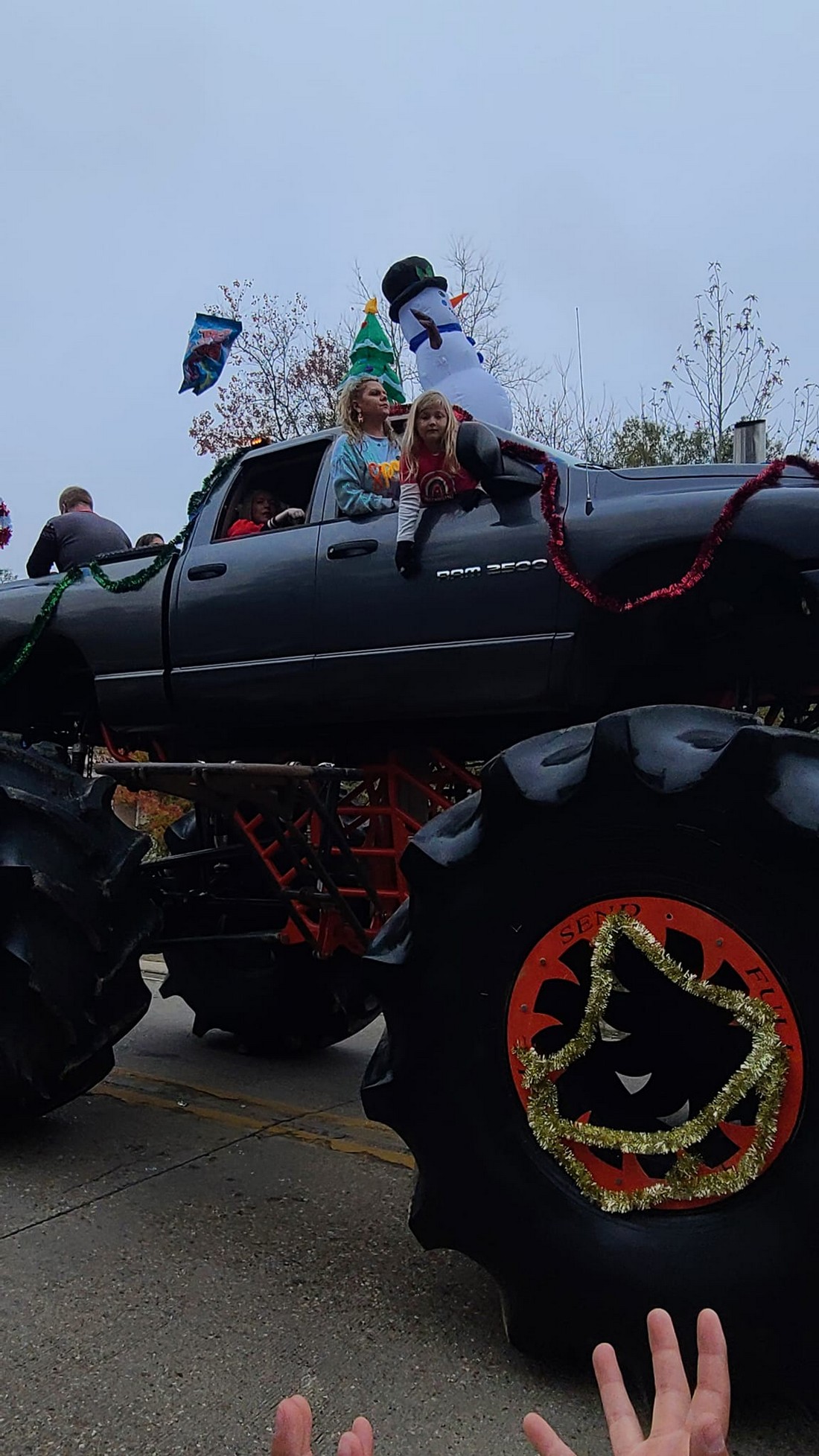 Ежегодный рождественский парад деревенщин в Луизиане