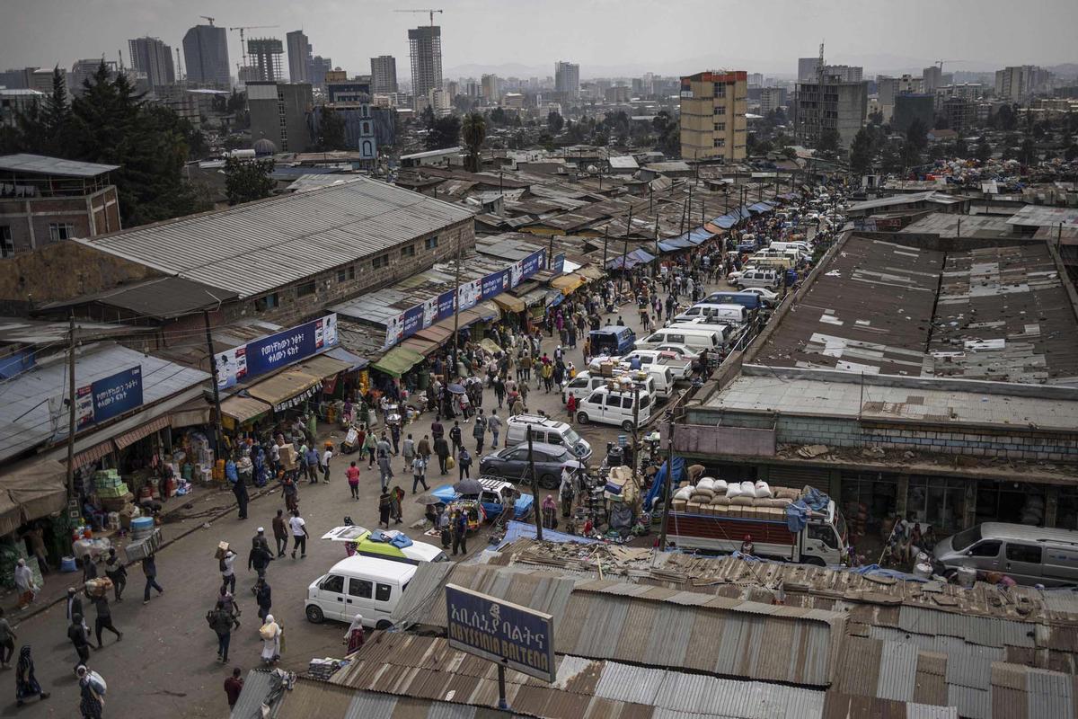 Один из крупнейших рынков под открытым небом в Африке