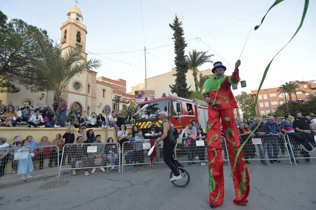 Парад Великого карнавала в Кабесо-де-Торрес