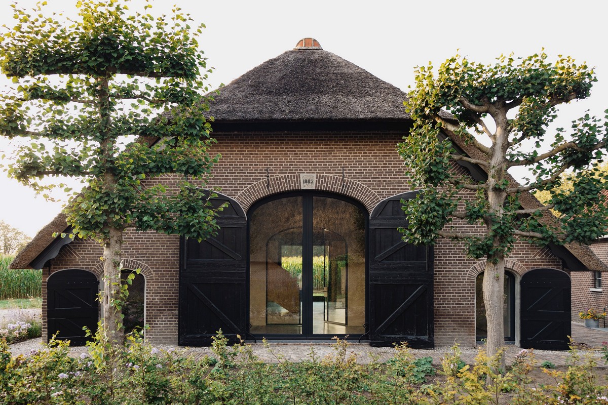Резиденция из старого сарая в Нидерландах
