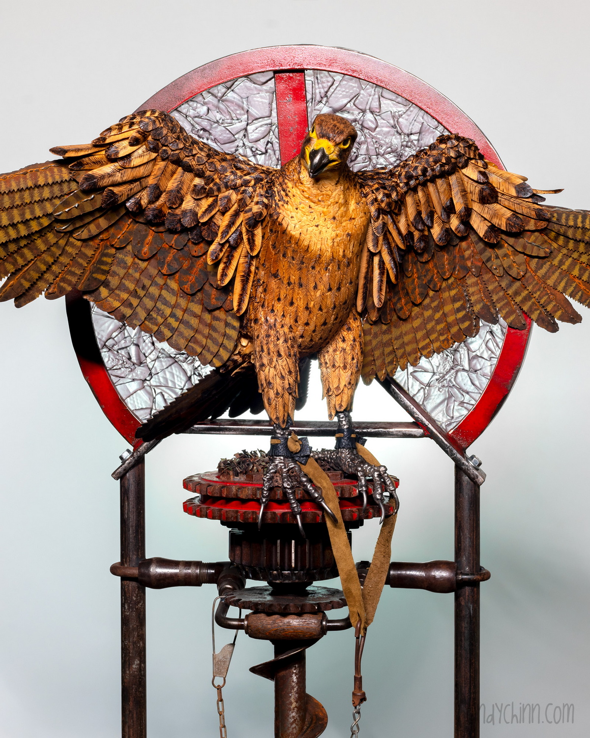 Художница Синди Чинн создаёт потрясающие скульптуры из металлолома