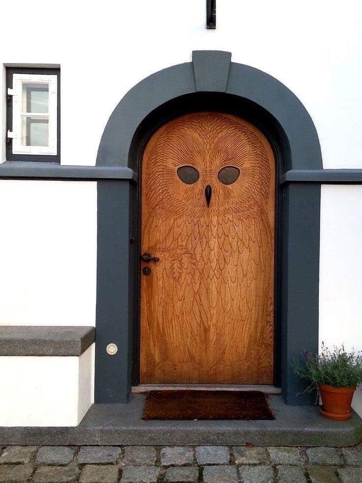 Примеры необычного, странного и впечатляющего дизайна дверей