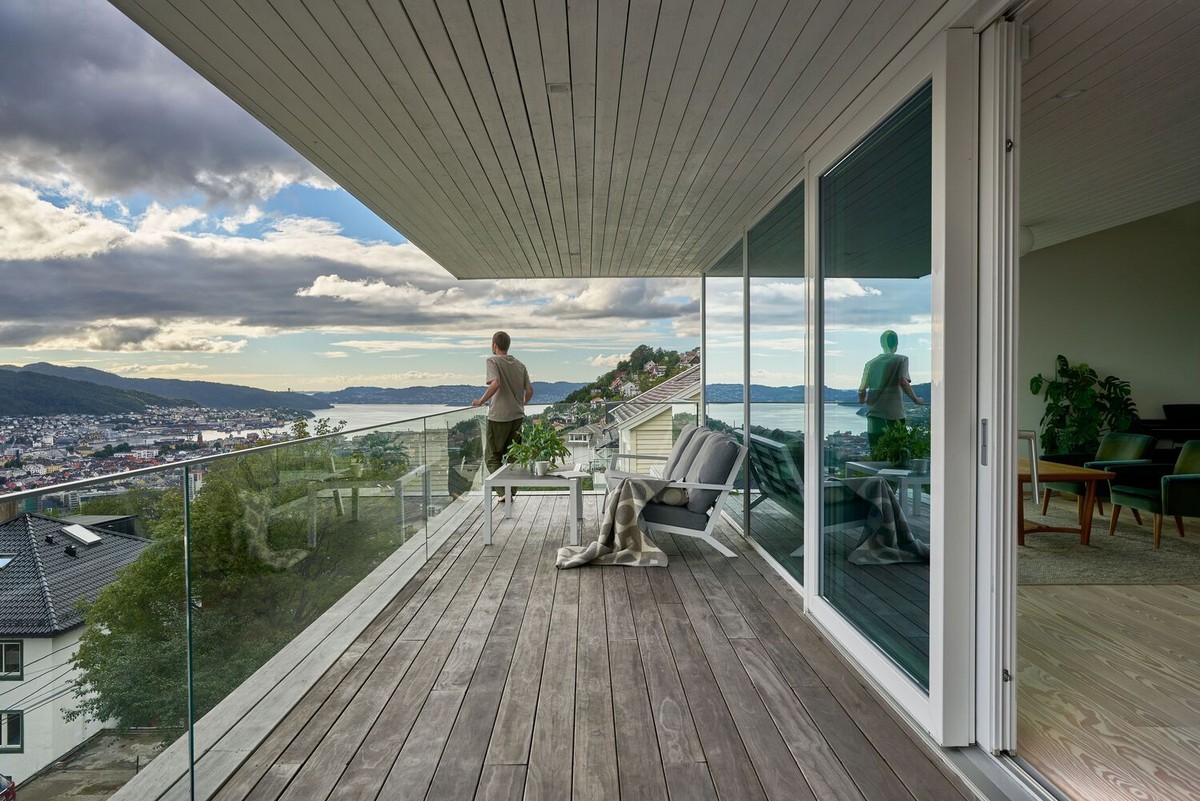 Реконструкция семейной виллы на склоне в Норвегии