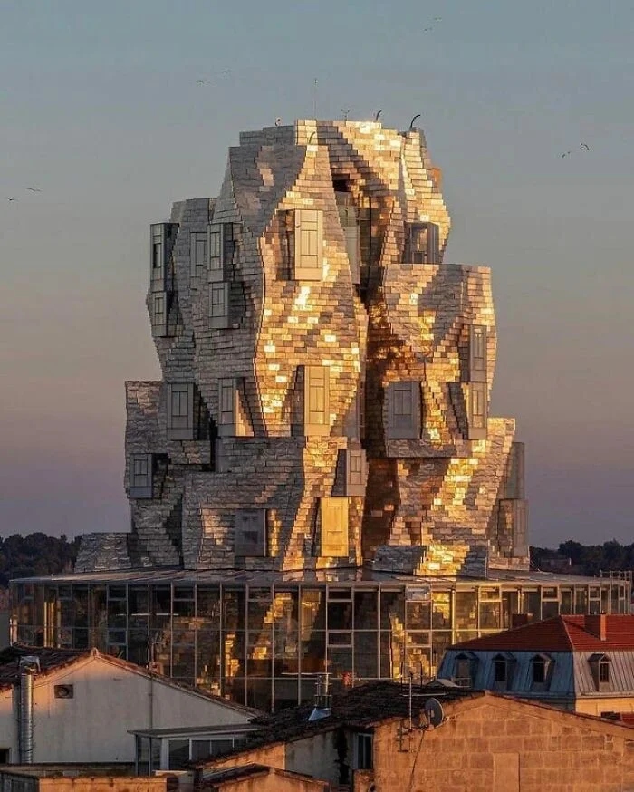 Уникальные архитектурные шедевры, которые кажутся невероятными