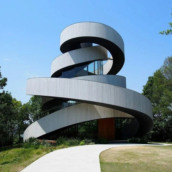Уникальные архитектурные шедевры, которые кажутся невероятными
