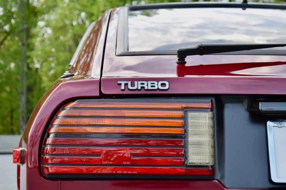 Datsun 280ZX Turbo - яркий представитель турбированных автомобилей