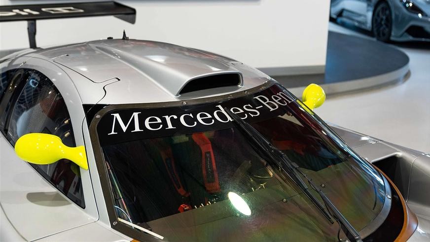 Гоночный Mercedes-Benz CLK LM с допуском к дорогам общего пользования