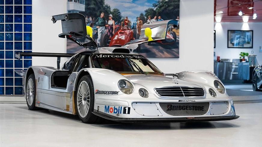 Гоночный Mercedes-Benz CLK LM с допуском к дорогам общего пользования