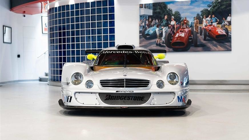 Гоночный Mercedes-Benz CLK LM с допуском к дорогам общего пользования