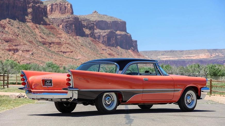 Музейный автомобиль DeSoto Firesweep Sportsman Coupe 1957 года