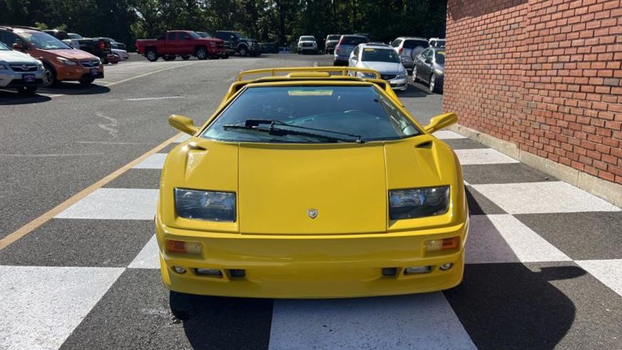 Старый Pontiac Fiero 1987 года превратили в копию Lamborghini Diablo