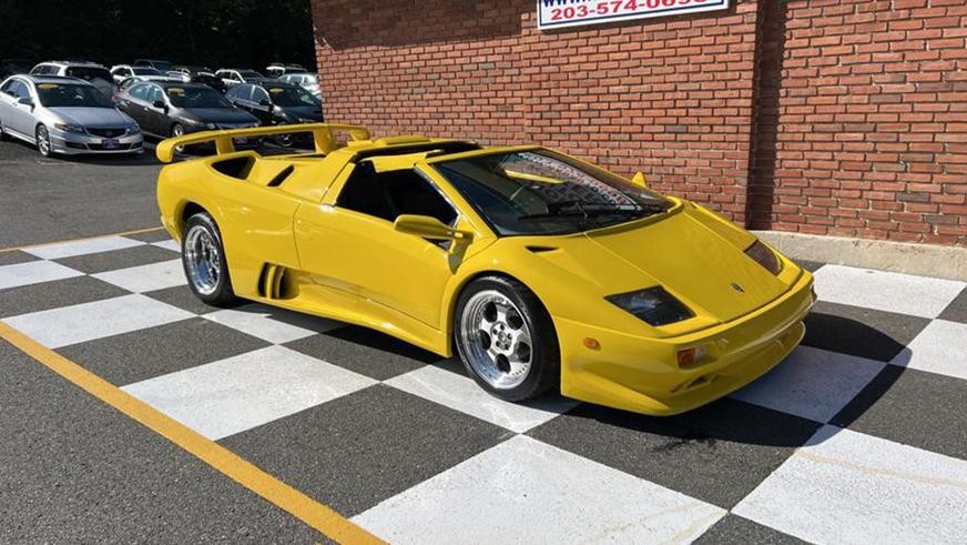 Старый Pontiac Fiero 1987 года превратили в копию Lamborghini Diablo