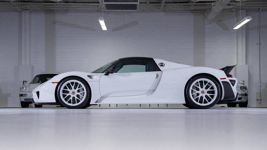 Самый дорогой в мире супергибрид Porsche 918 Spyder