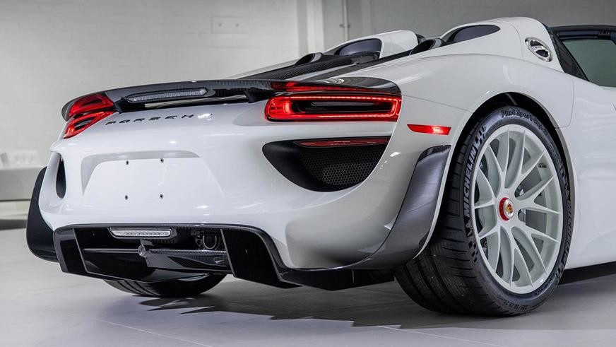 Самый дорогой в мире супергибрид Porsche 918 Spyder