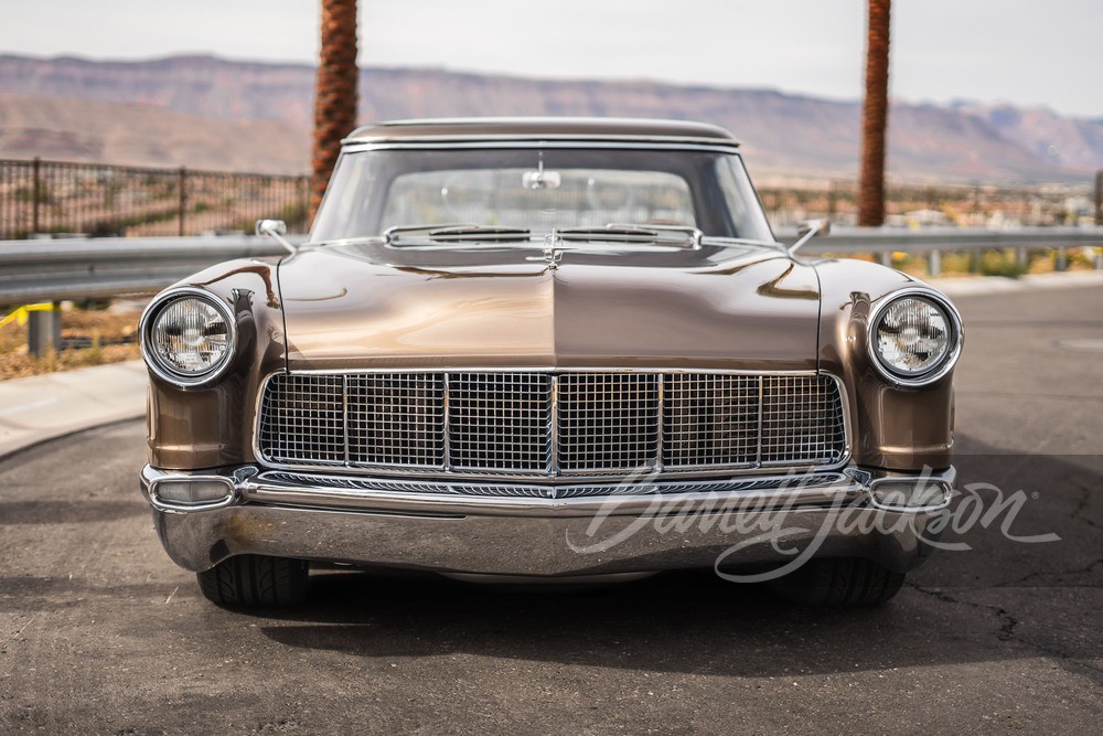 Уникальный рестомод на базе Lincoln Continental 1957 года