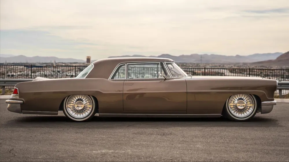 Уникальный рестомод на базе Lincoln Continental 1957 года