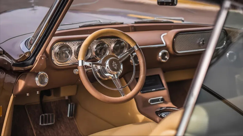 Уникальный рестомод на базе Lincoln Continental 1957 года