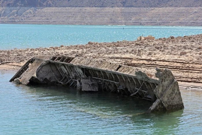 Затонувшие корабли времён мировых войн, погребённые под водой