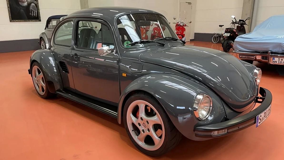 Volkswagen Beetle 1303 скрестили с Porsche Boxster S первого поколения