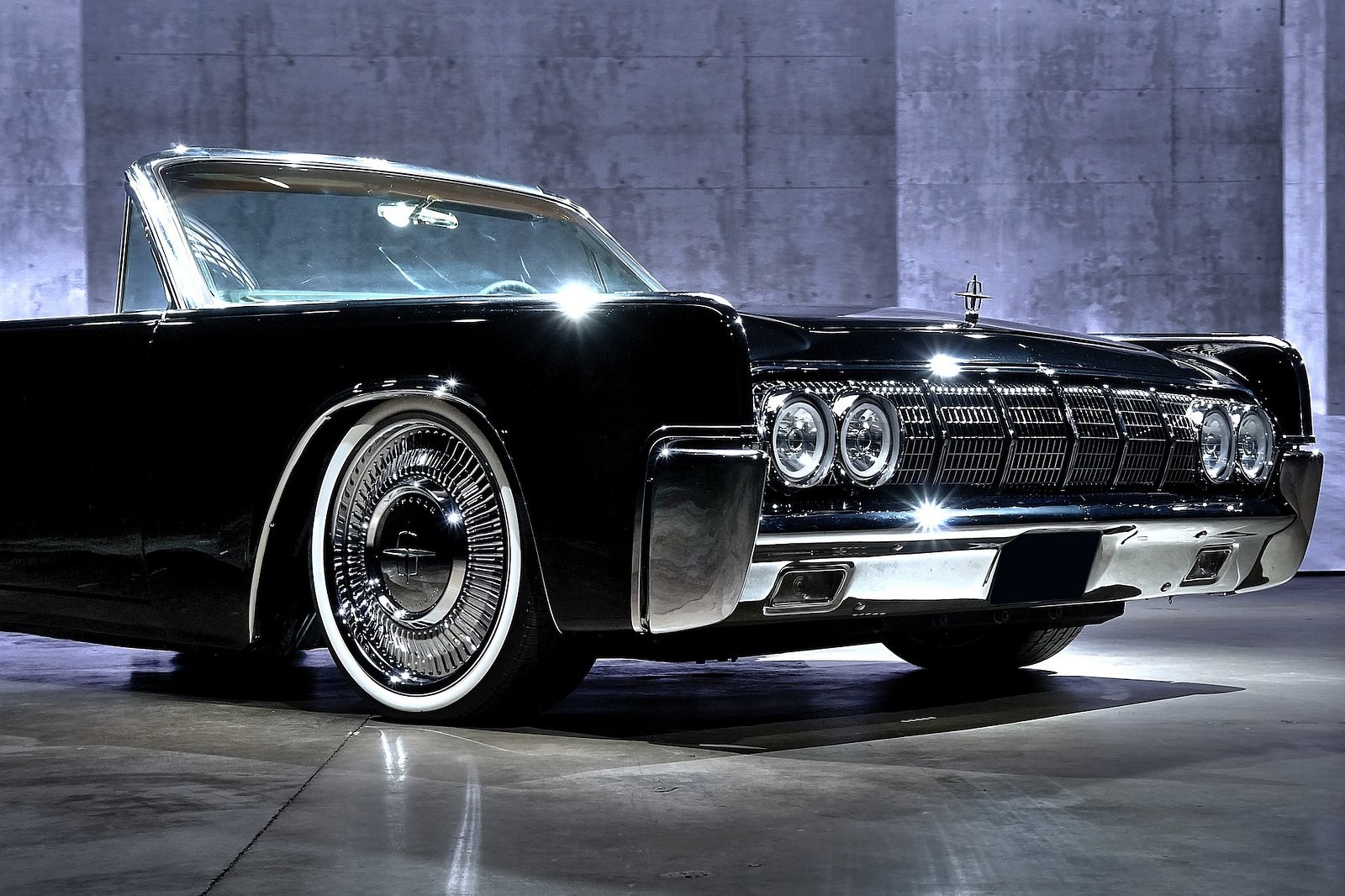 Шикарный рестмод Lincoln Continental 1964 года