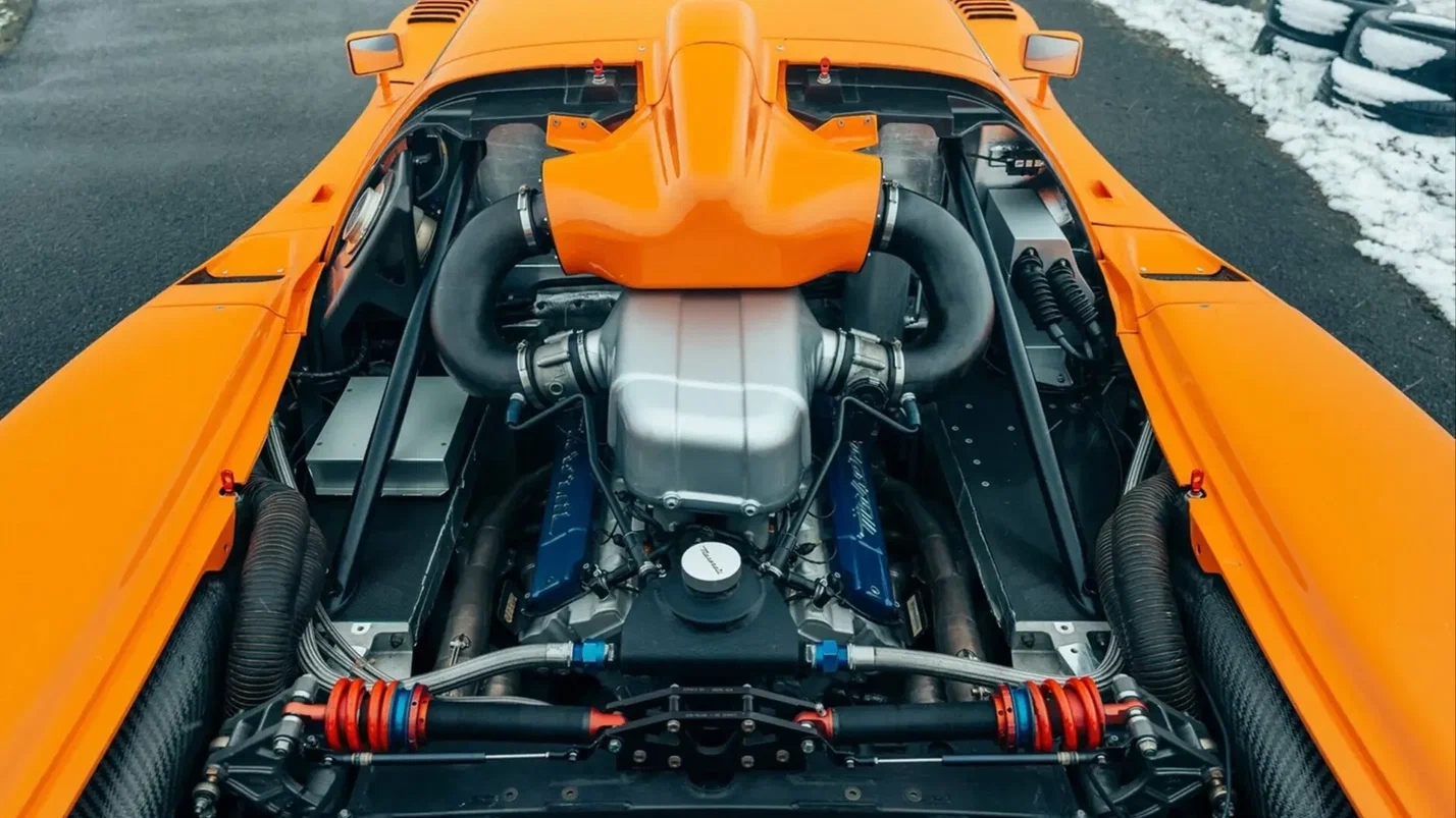 Редкий трековый спорткар Maserati MC12 Versione Corsa