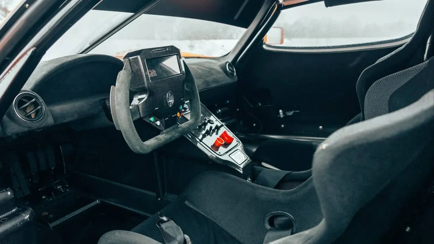 Редкий трековый спорткар Maserati MC12 Versione Corsa