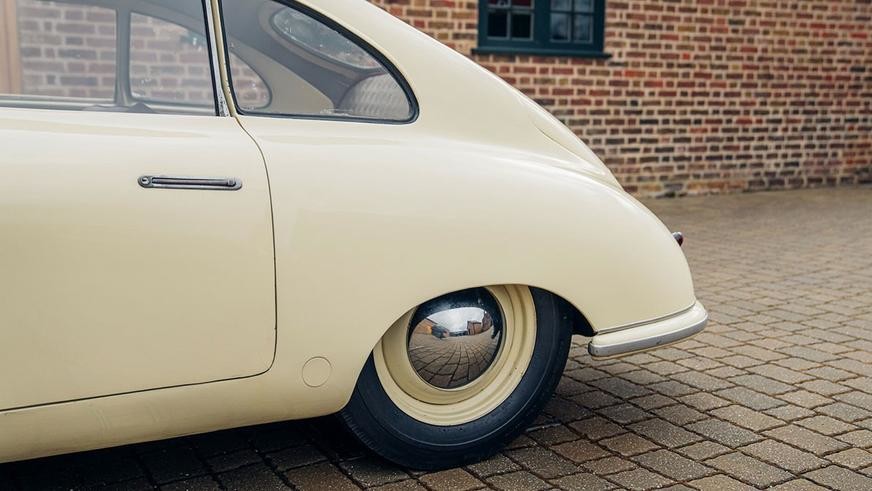 Один из первых серийных купе Porsche оценили в 3,5 миллиона долларов