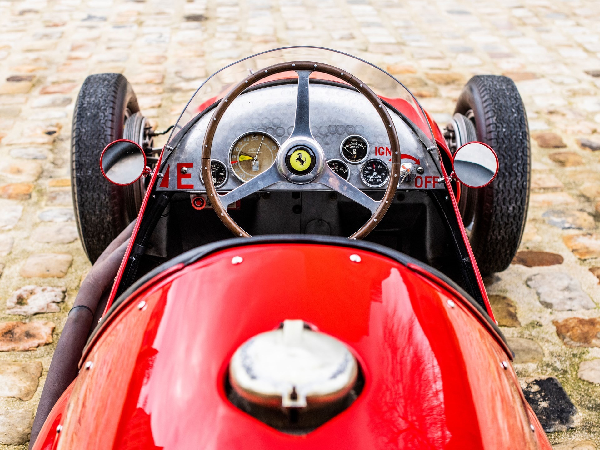 70-летний болид Формулы-1 Ferrari Tipo 625 Monoposto 1954 года