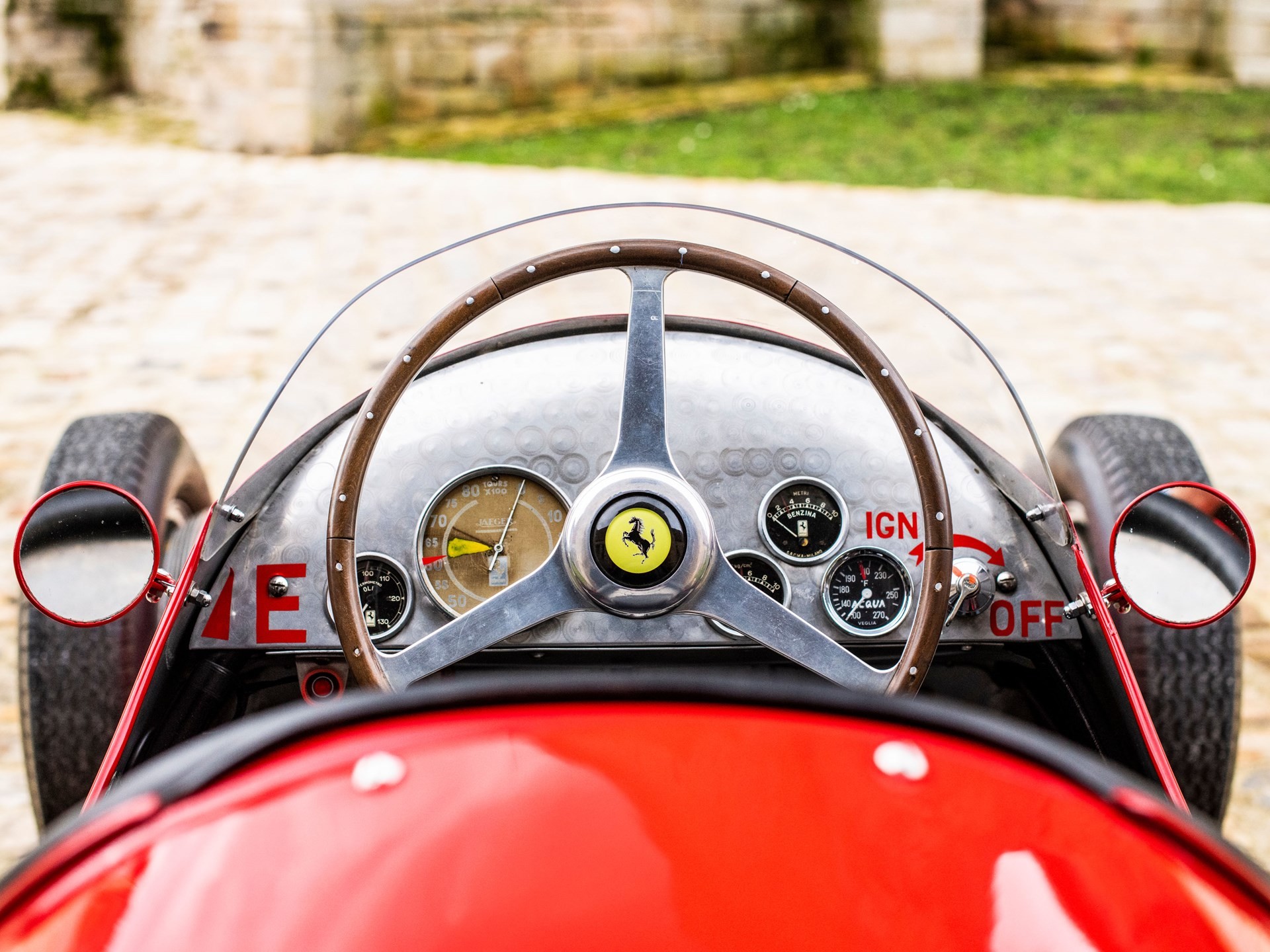 70-летний болид Формулы-1 Ferrari Tipo 625 Monoposto 1954 года