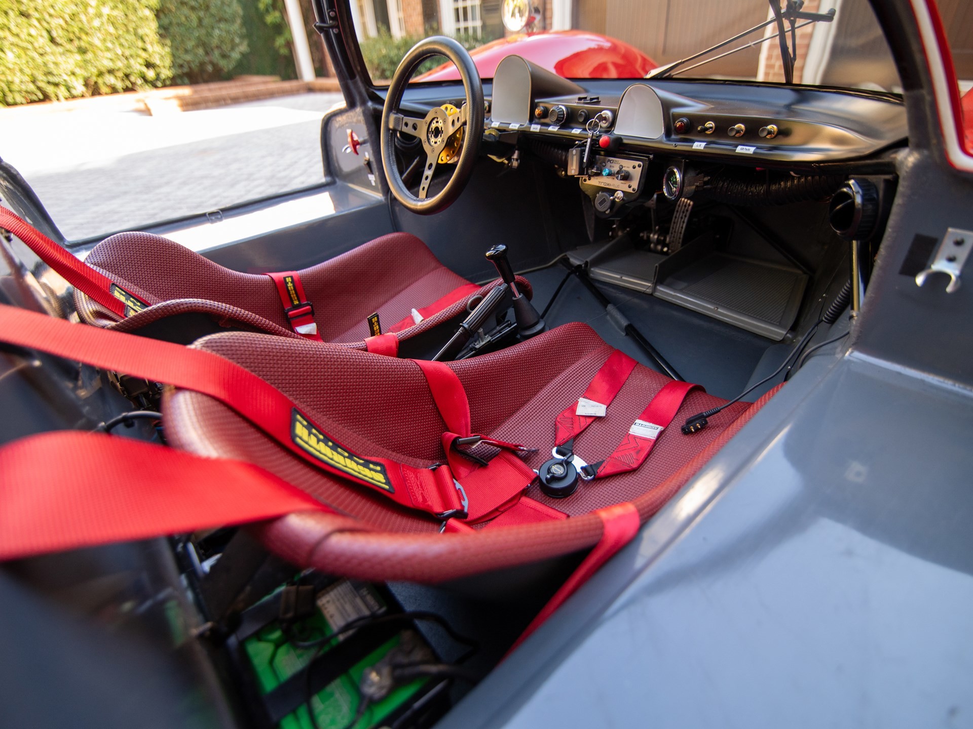 Гоночный Porsche 906 Carrera 6 1966 года