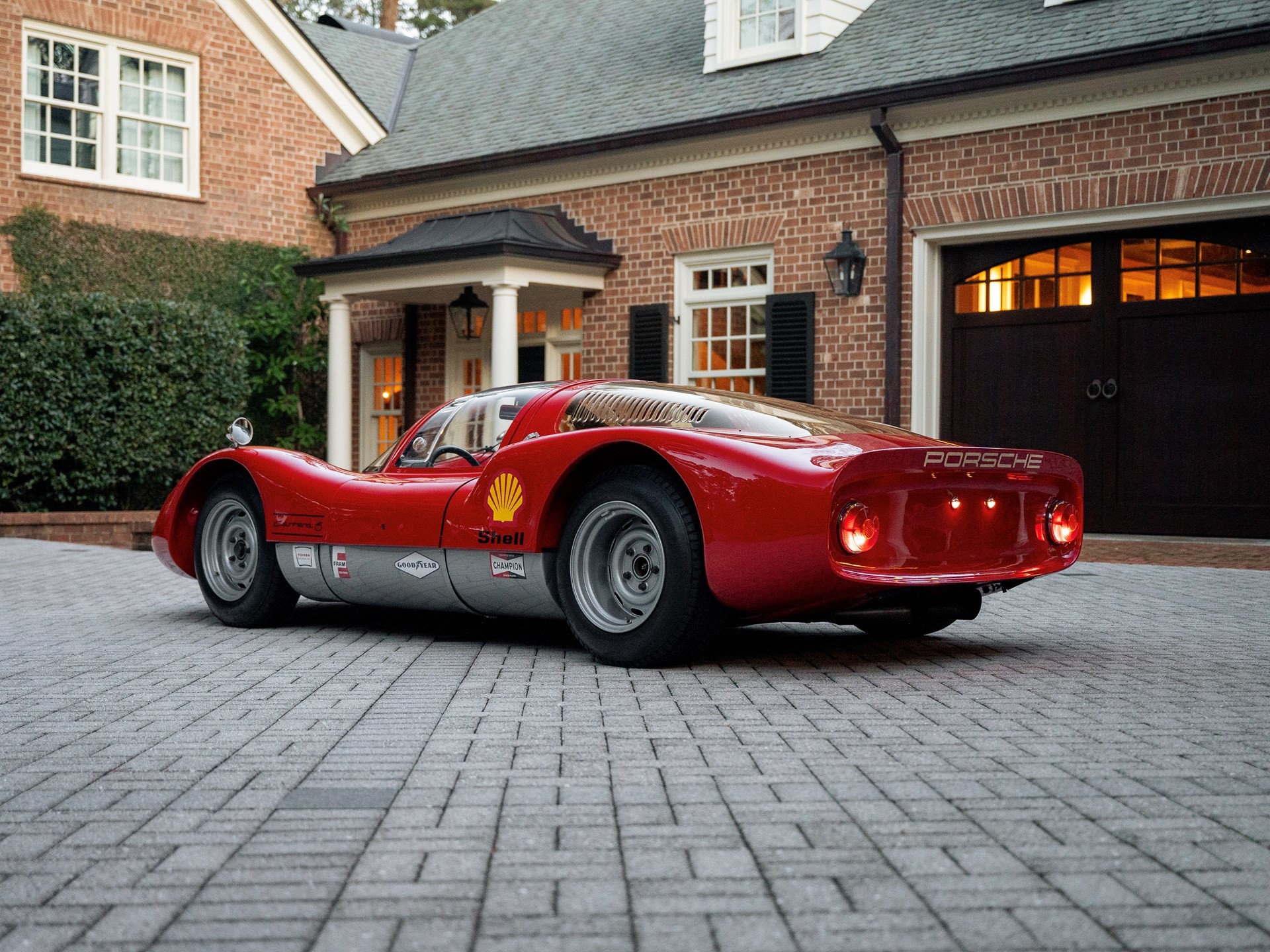 Гоночный Porsche 906 Carrera 6 1966 года