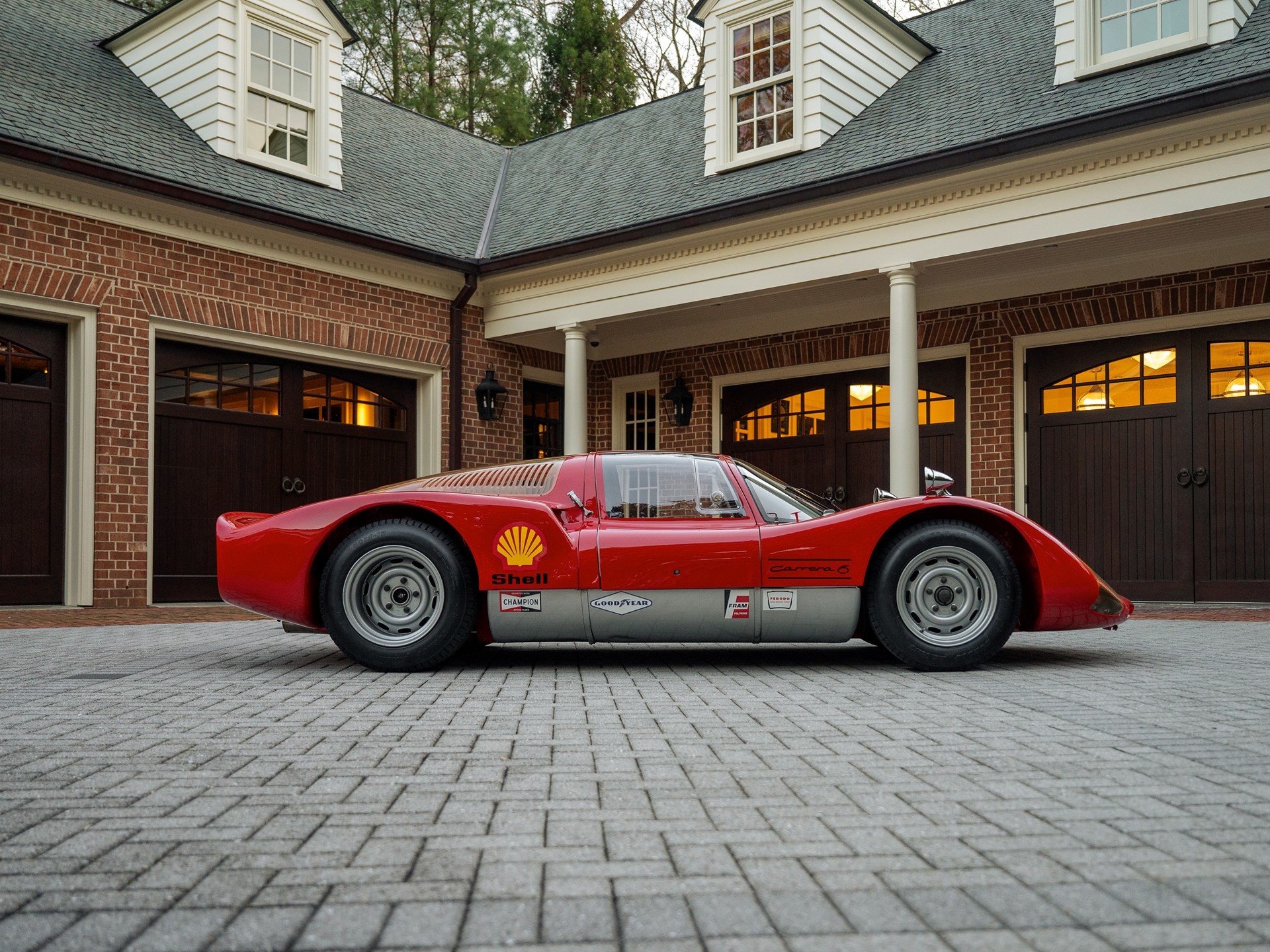 Гоночный Porsche 906 Carrera 6 1966 года