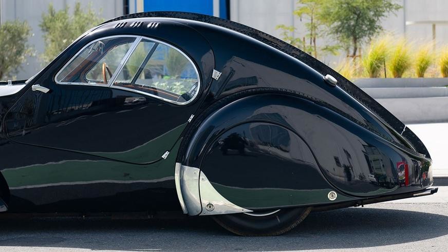 Детальная копия бесследно исчезнувшей модели Bugatti Type 57 SC Atlantic