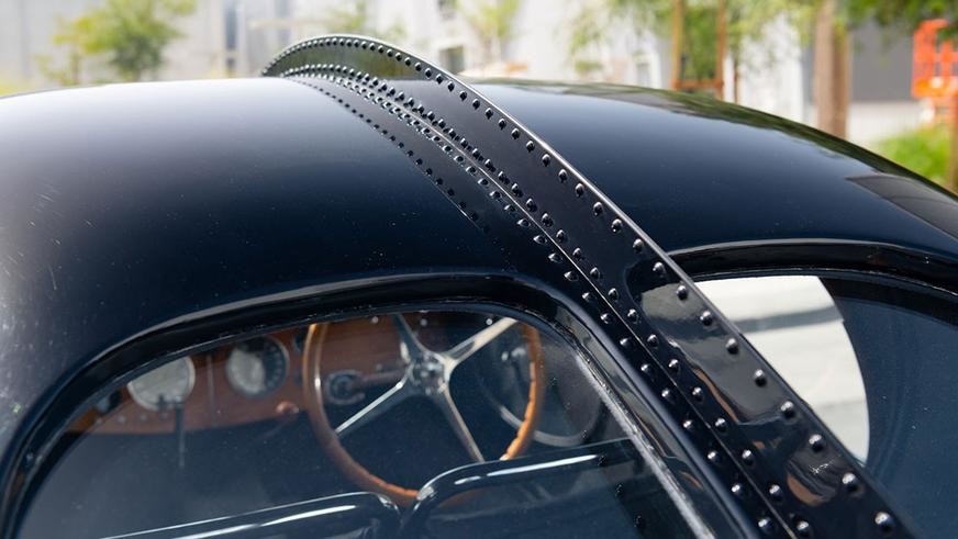 Детальная копия бесследно исчезнувшей модели Bugatti Type 57 SC Atlantic