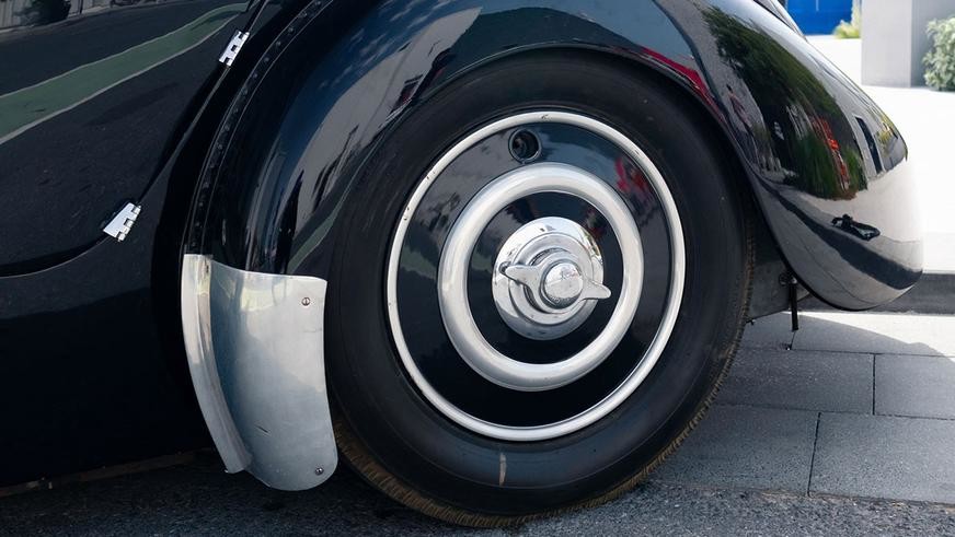 Детальная копия бесследно исчезнувшей модели Bugatti Type 57 SC Atlantic