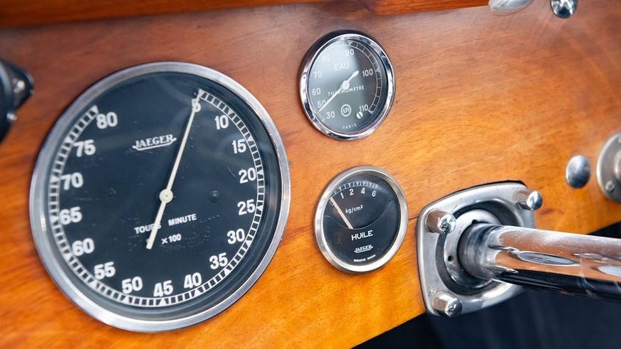 Детальная копия бесследно исчезнувшей модели Bugatti Type 57 SC Atlantic