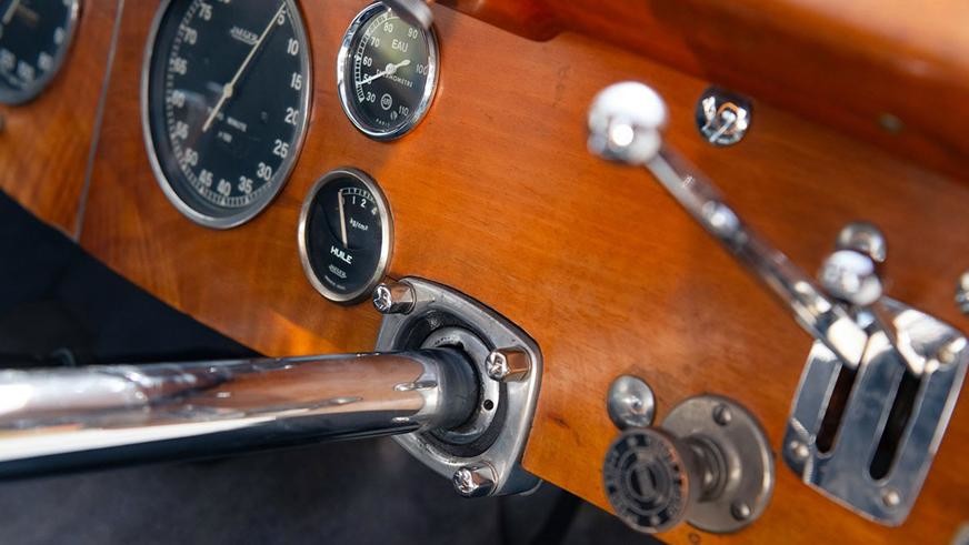 Детальная копия бесследно исчезнувшей модели Bugatti Type 57 SC Atlantic