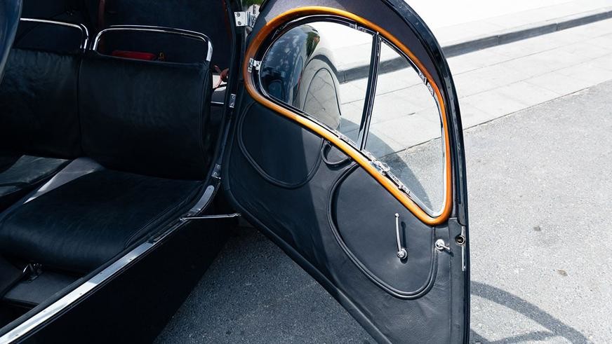 Детальная копия бесследно исчезнувшей модели Bugatti Type 57 SC Atlantic