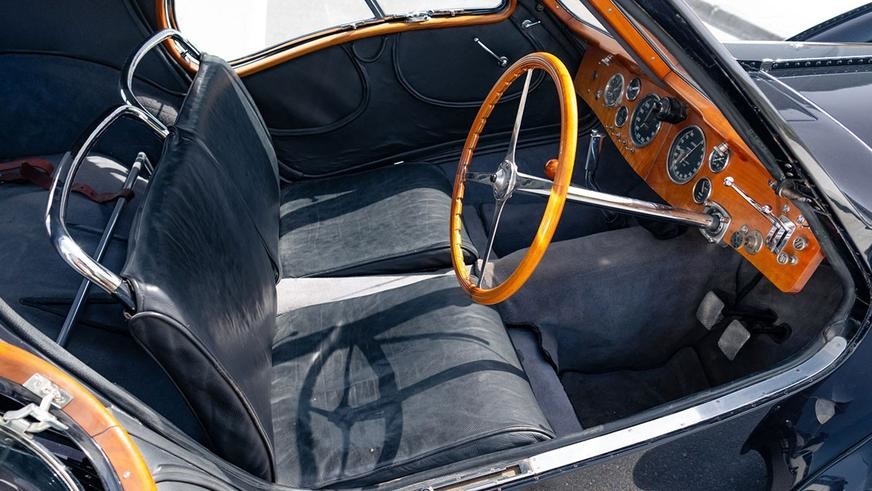 Детальная копия бесследно исчезнувшей модели Bugatti Type 57 SC Atlantic