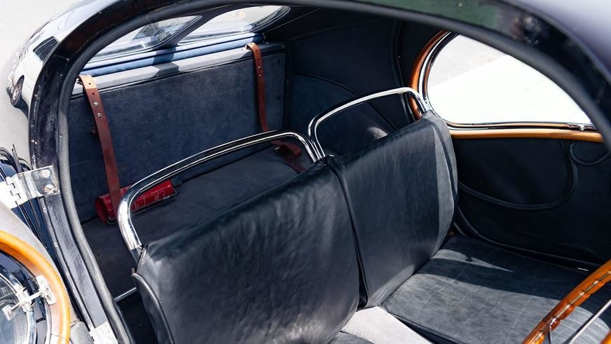 Детальная копия бесследно исчезнувшей модели Bugatti Type 57 SC Atlantic
