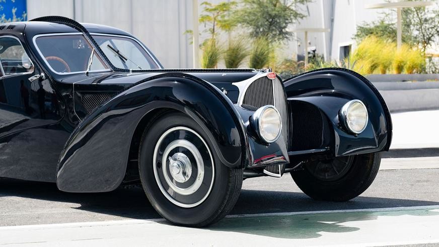 Детальная копия бесследно исчезнувшей модели Bugatti Type 57 SC Atlantic