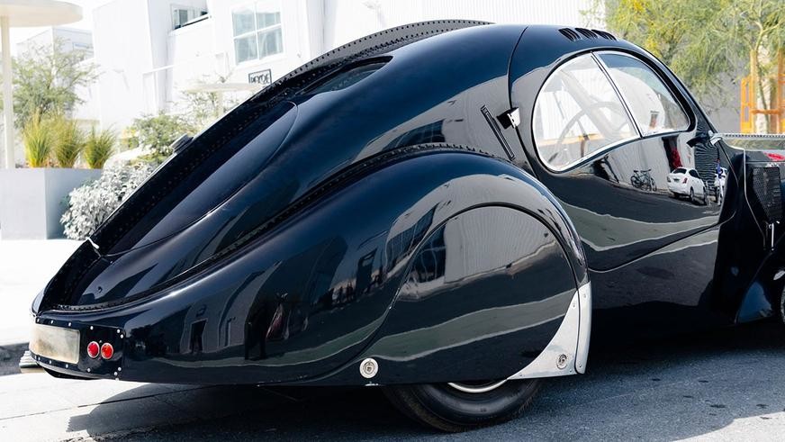 Детальная копия бесследно исчезнувшей модели Bugatti Type 57 SC Atlantic