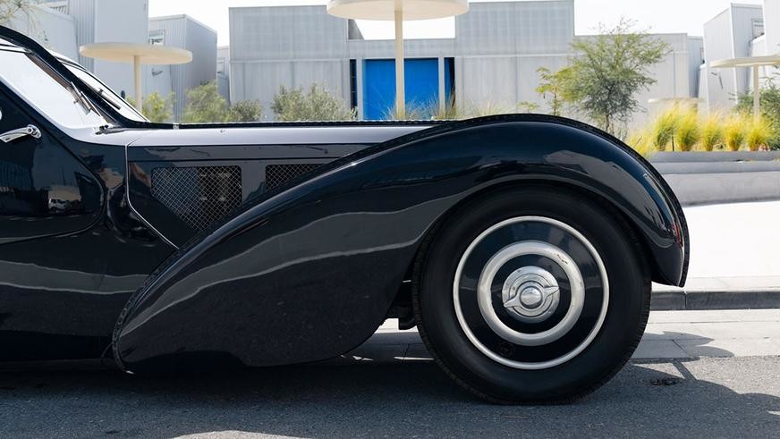 Детальная копия бесследно исчезнувшей модели Bugatti Type 57 SC Atlantic