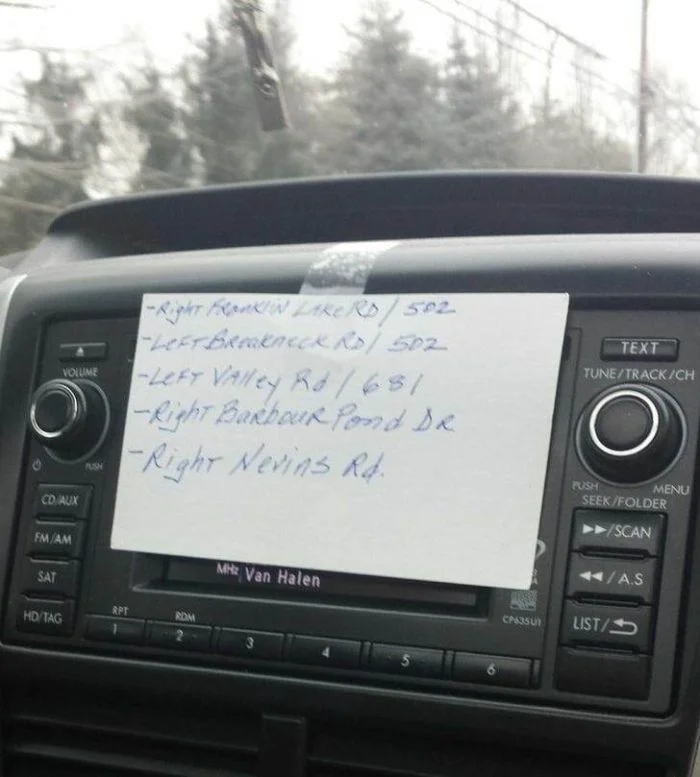 Забавные попытки старшего поколения справиться с техникой