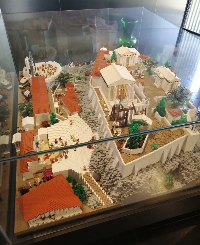 Просто потрясающие постройки и скульптуры из LEGO