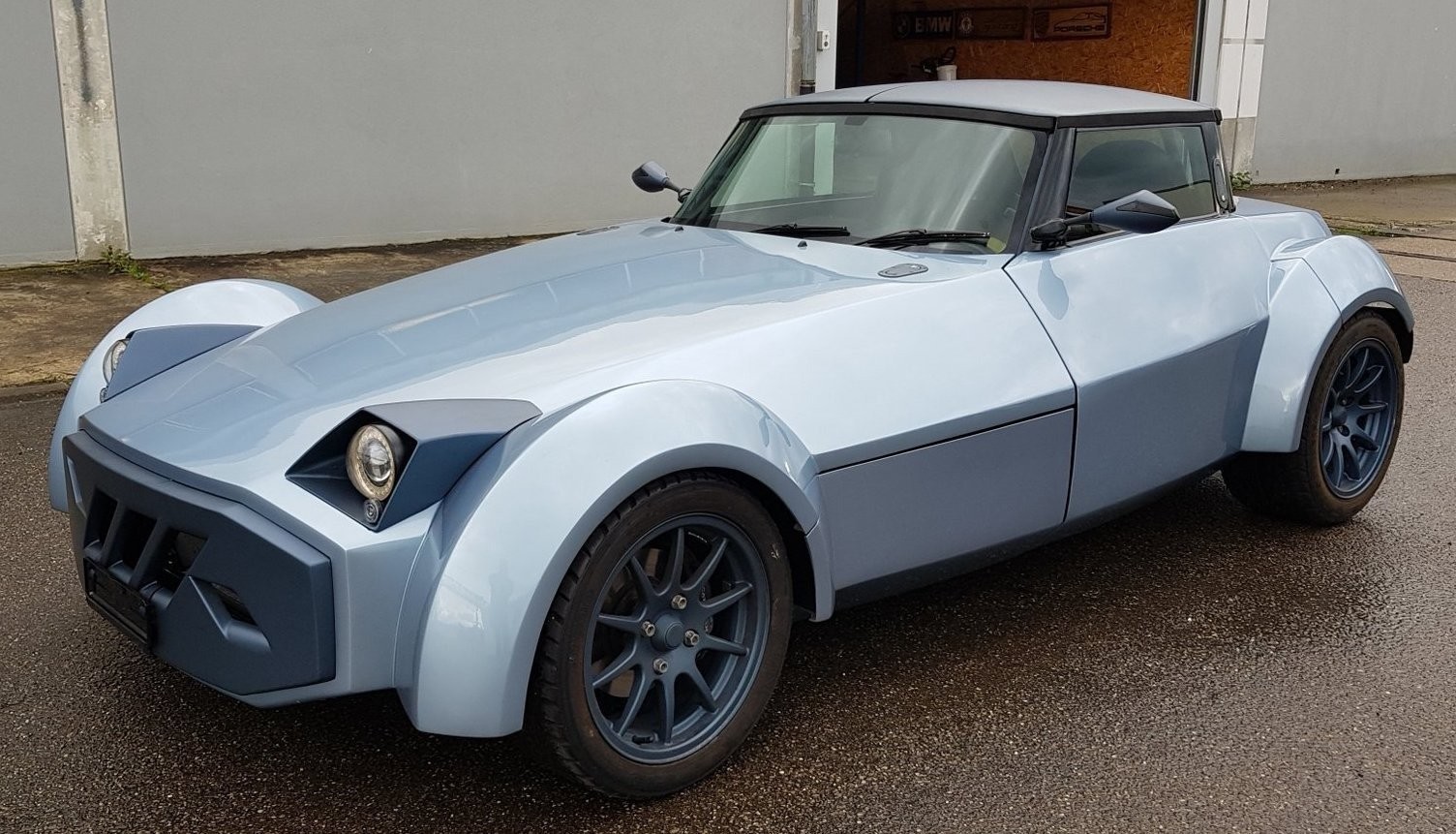 Необычный спорткар Caterham CSR 200 с очень странной внешностью