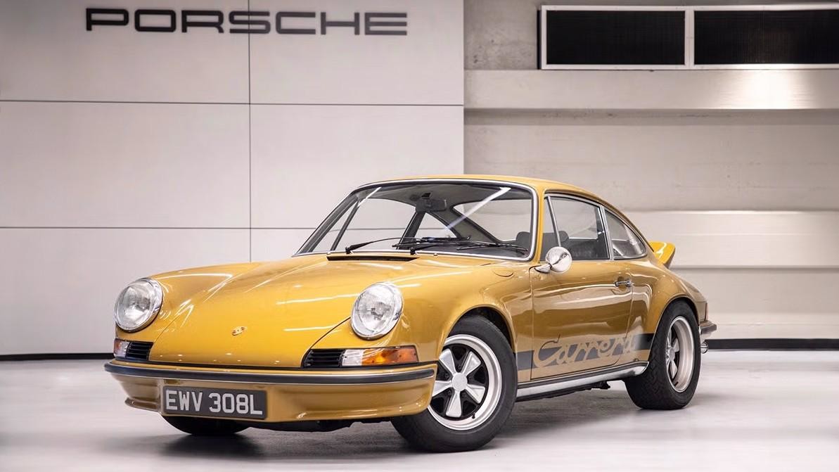 Особый спорткар Porsche 911 Carrera RS 1972 года почти без пробега