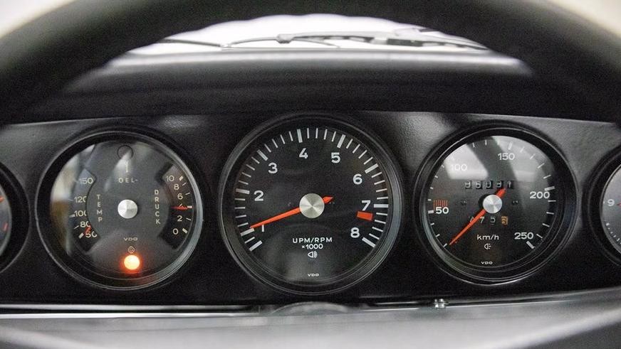 Особый спорткар Porsche 911 Carrera RS 1972 года почти без пробега